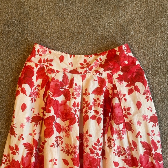 Floral Red and White Skirt Elastic Waistband Back Pockets Size S/M Made in Italy - Picture 2 of 8